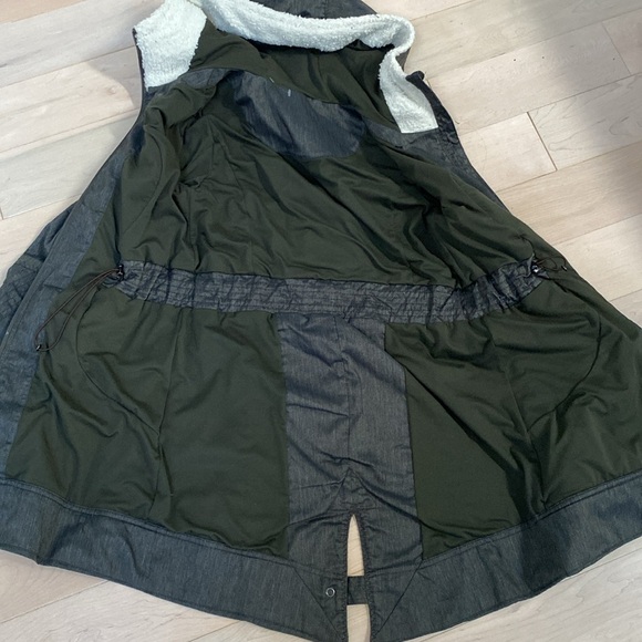 Lululemon Apres Run Anorak soft shell jacket parka - Picture 10 of 16